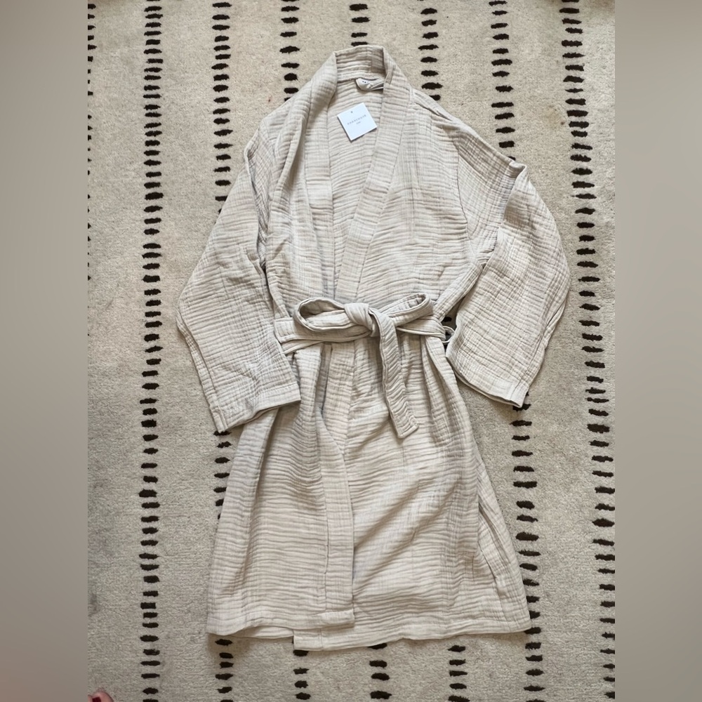 NWT Parachute Cloud Cotton Robe in Beige